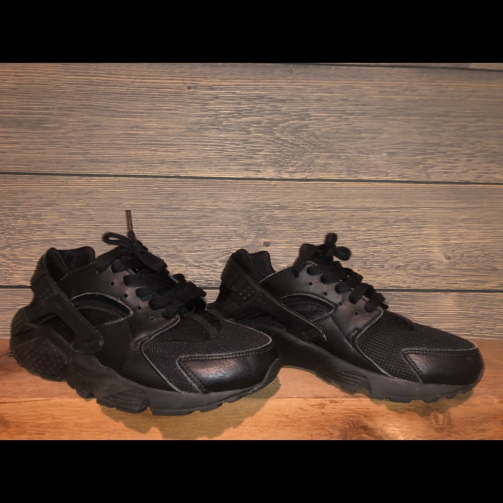 huaraches all black
